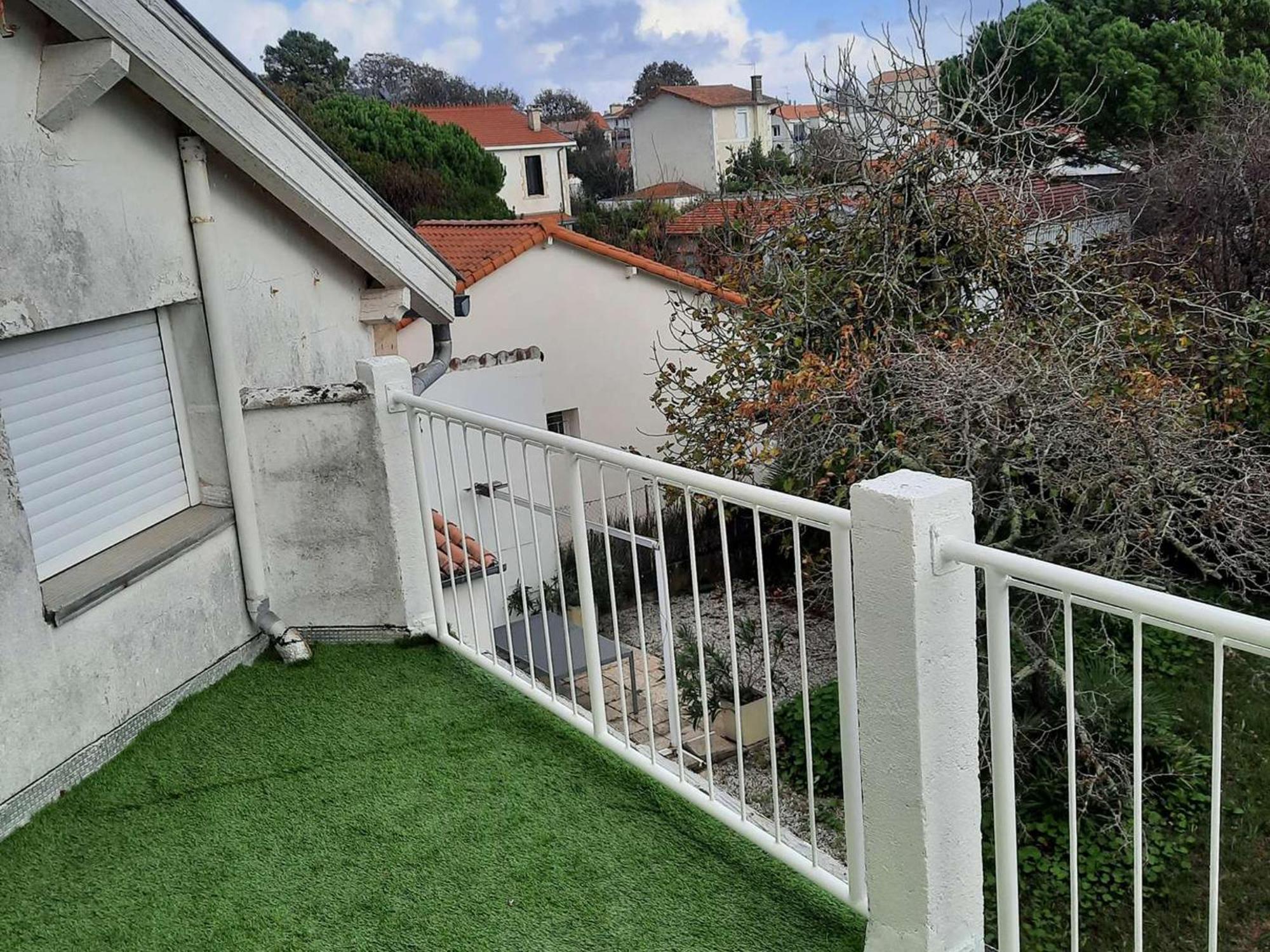 Appartement Maison Belle Epoque A Avec Terrasse, 200m - Fr-1-494-157 Royan