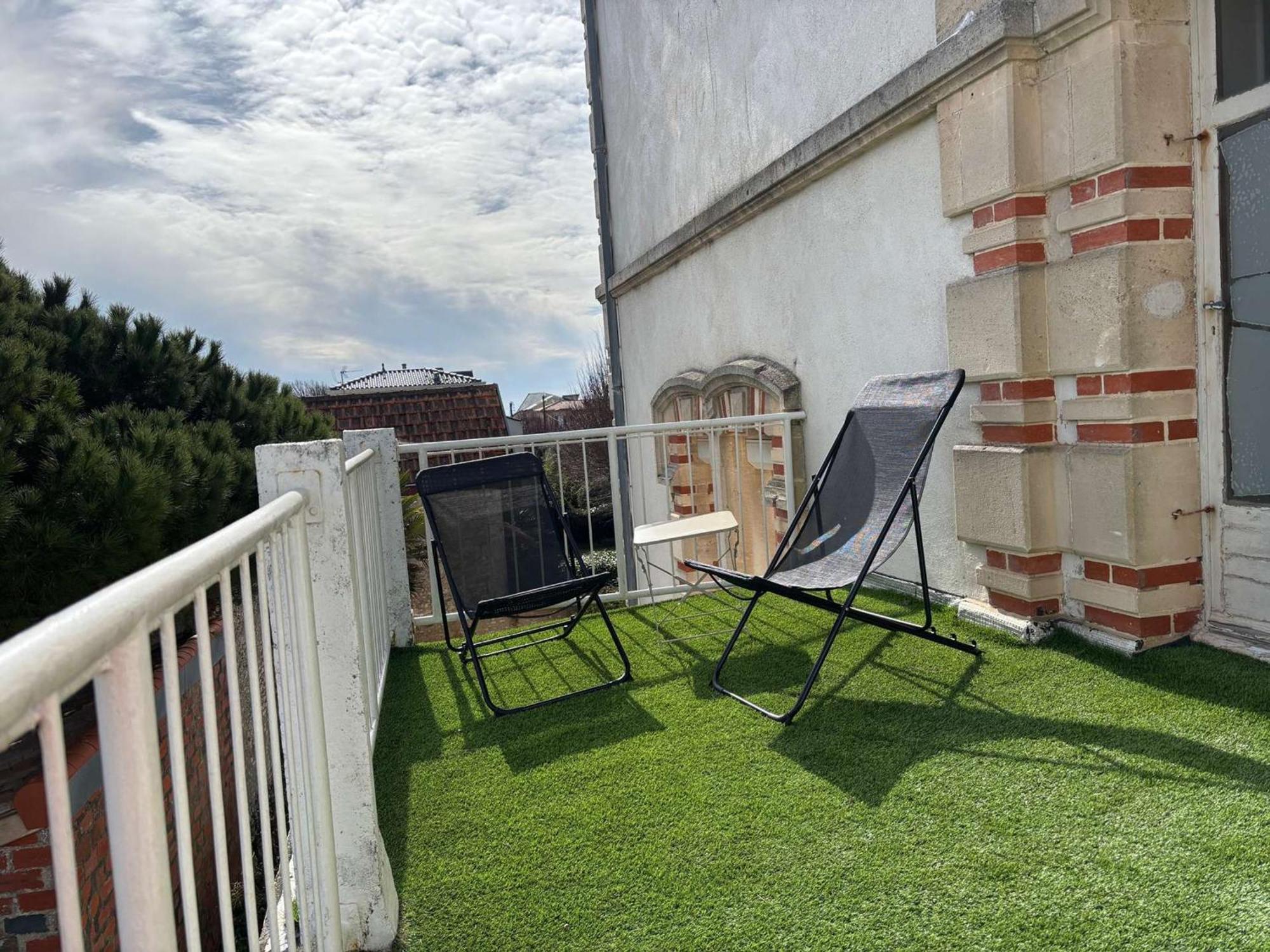 Appartement Maison Belle Epoque A Avec Terrasse, 200m - Fr-1-494-157 Royan