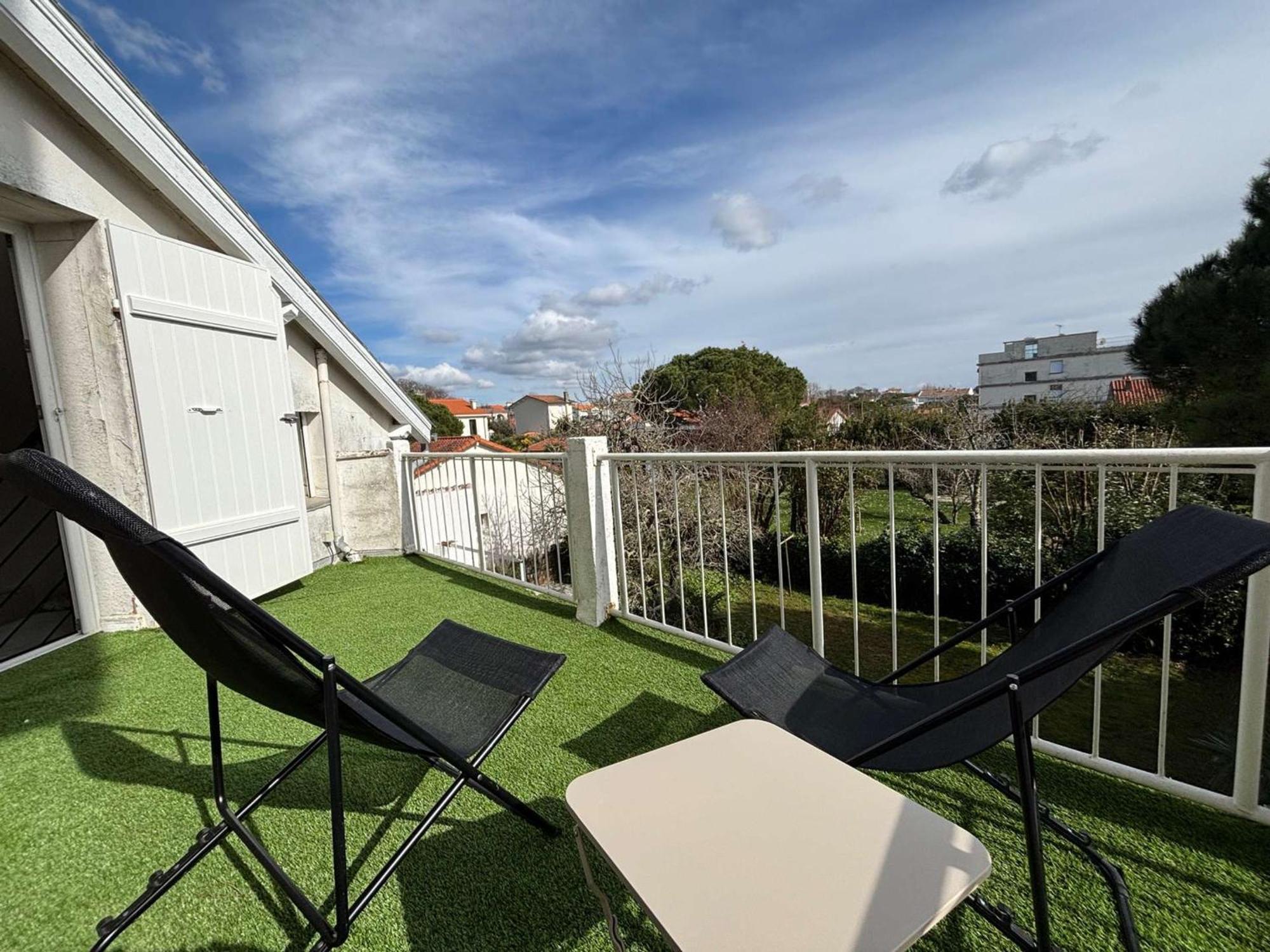 Maison Belle Epoque A Avec Terrasse, 200m - Fr-1-494-157